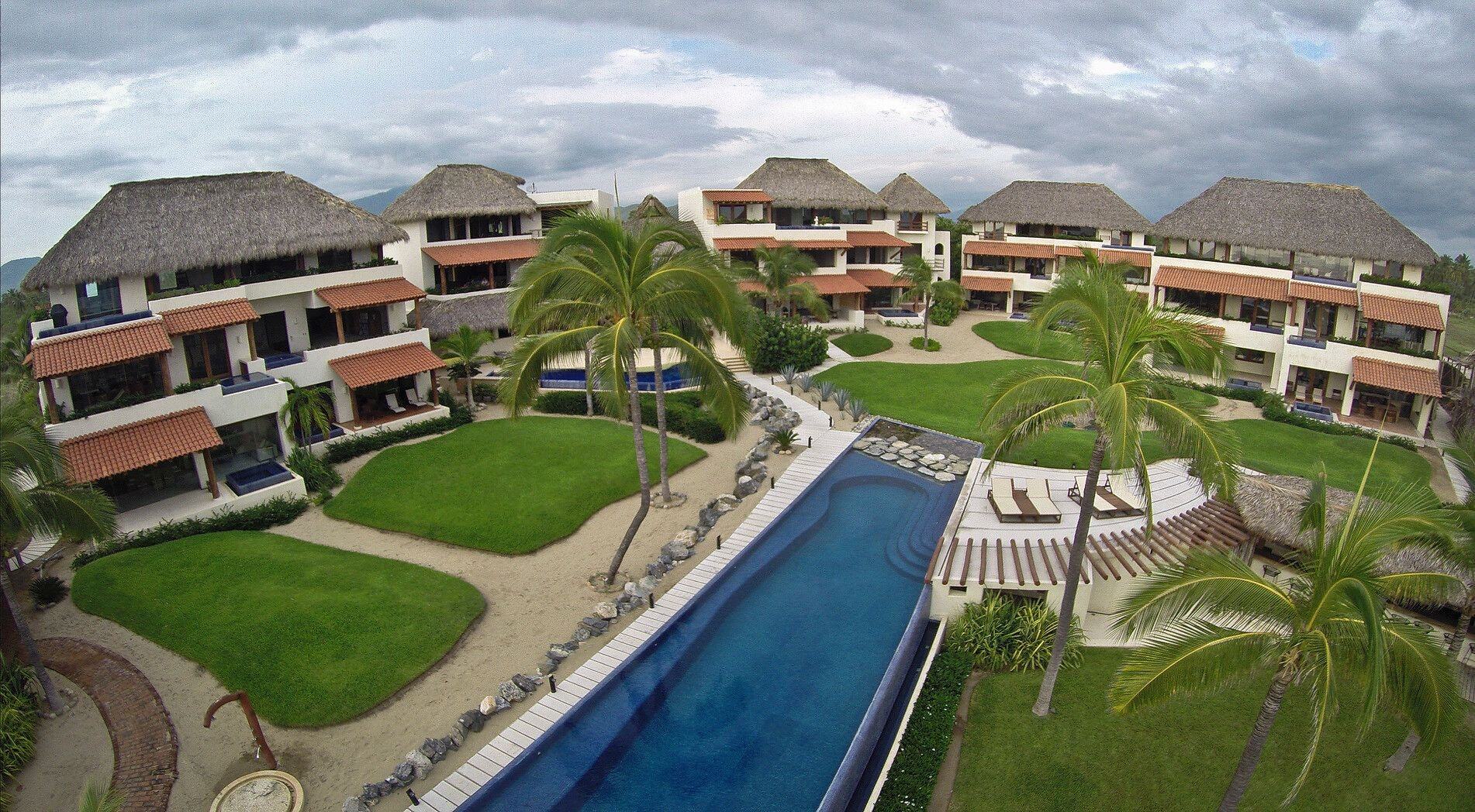 Las Palmas Luxury Villas Zihuatanejo Exterior photo